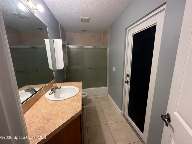8075 104th Avenue, Vero Beach, FL 32967