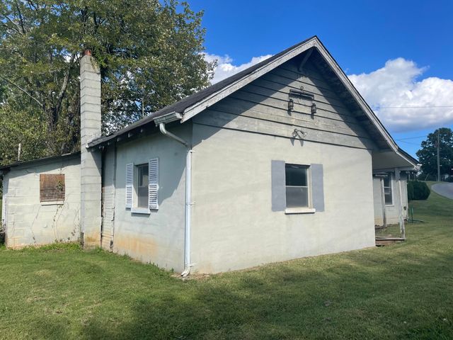 1035 Oyler RD, Hardy, VA 24101