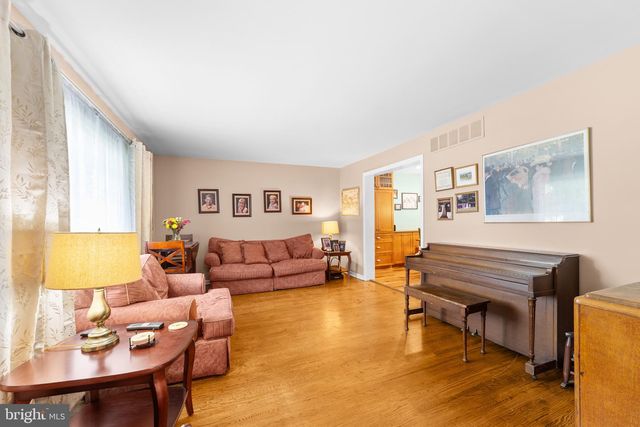 238 ST DAVID DR, Mount Laurel, NJ 08054