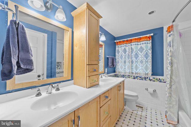 238 ST DAVID DR, Mount Laurel, NJ 08054