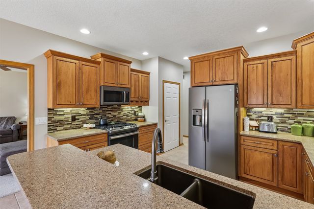 2911 160th Street, Urbandale, IA 50323