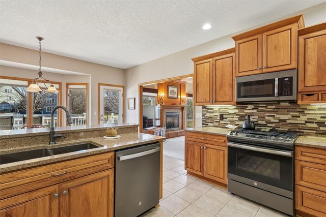 2911 160th Street, Urbandale, IA 50323