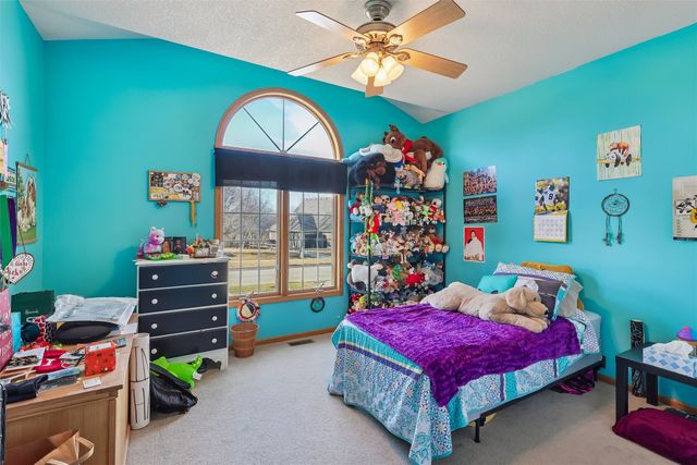 2911 160th Street, Urbandale, IA 50323