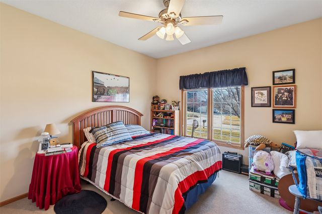 2911 160th Street, Urbandale, IA 50323