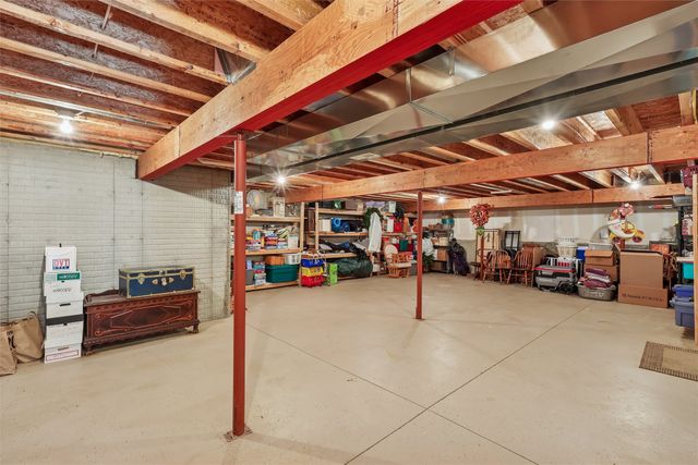 2911 160th Street, Urbandale, IA 50323