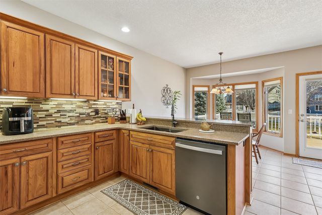 2911 160th Street, Urbandale, IA 50323