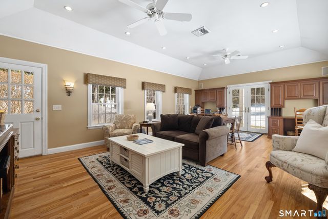 75 Bloomfield Avenue, West Hartford, CT 06105