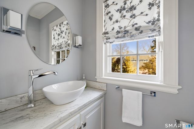 75 Bloomfield Avenue, West Hartford, CT 06105