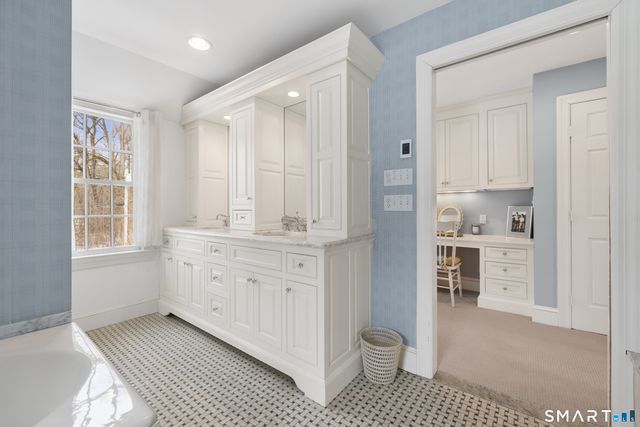 75 Bloomfield Avenue, West Hartford, CT 06105