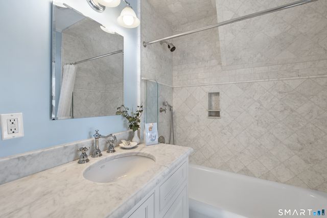 75 Bloomfield Avenue, West Hartford, CT 06105