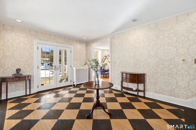 75 Bloomfield Avenue, West Hartford, CT 06105