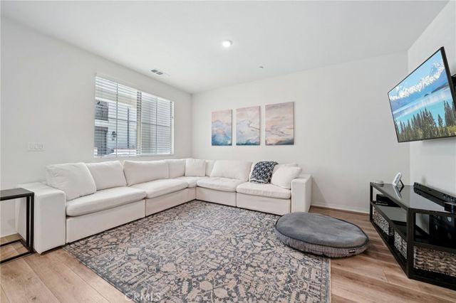 2818 E Berry Loop Privado 66, Ontario, CA 91761