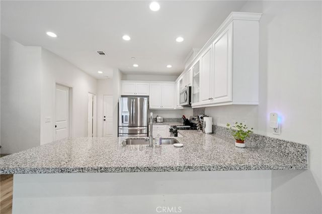 2818 E Berry Loop Privado 66, Ontario, CA 91761