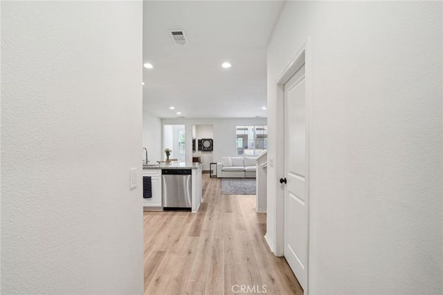 2818 E Berry Loop Privado 66, Ontario, CA 91761