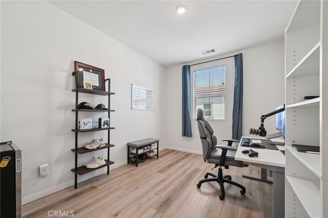 2818 E Berry Loop Privado 66, Ontario, CA 91761