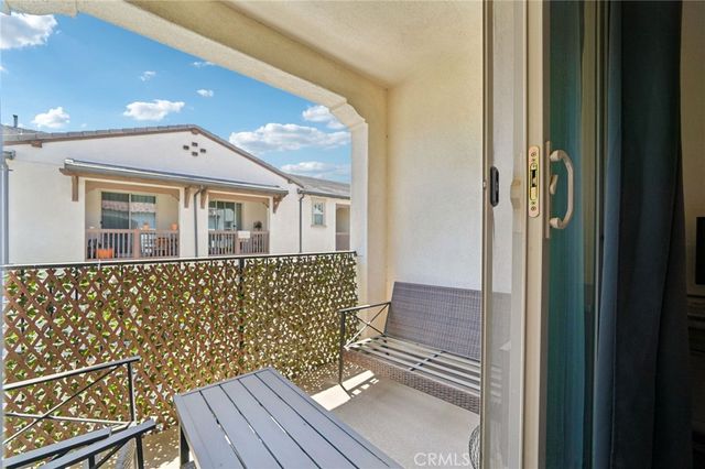 2818 E Berry Loop Privado 66, Ontario, CA 91761