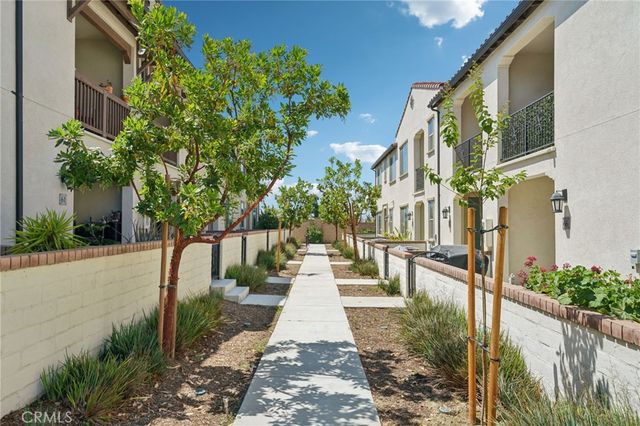 2818 E Berry Loop Privado 66, Ontario, CA 91761