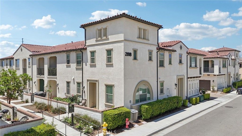 2818 E Berry Loop Privado 66, Ontario, CA 91761