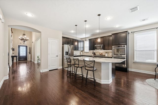 824 Pinnacle Ridge Road, Fort Worth, TX 76052