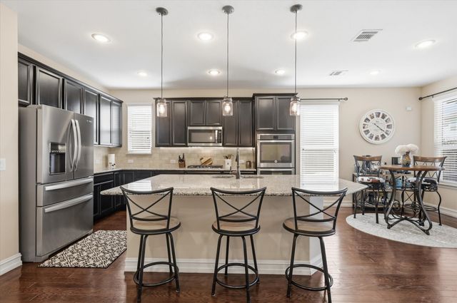 824 Pinnacle Ridge Road, Fort Worth, TX 76052