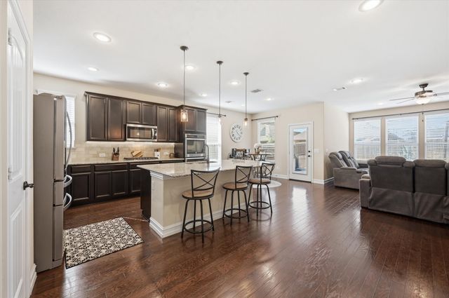 824 Pinnacle Ridge Road, Fort Worth, TX 76052