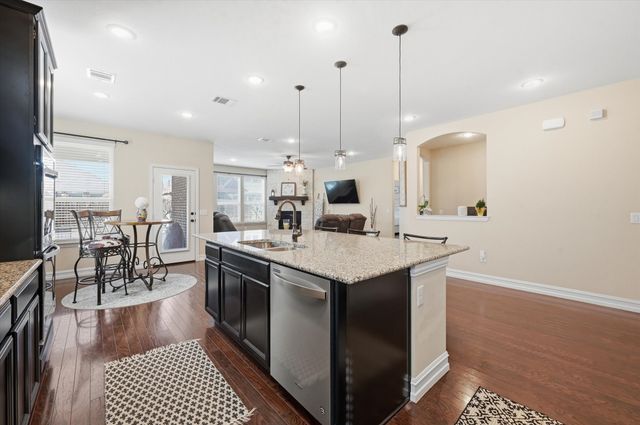 824 Pinnacle Ridge Road, Fort Worth, TX 76052