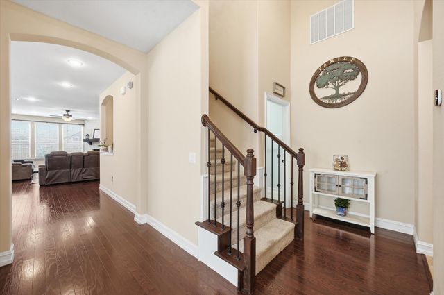 824 Pinnacle Ridge Road, Fort Worth, TX 76052