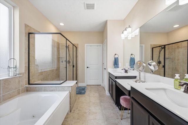 824 Pinnacle Ridge Road, Fort Worth, TX 76052