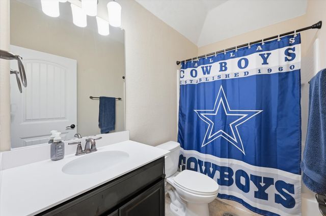 824 Pinnacle Ridge Road, Fort Worth, TX 76052