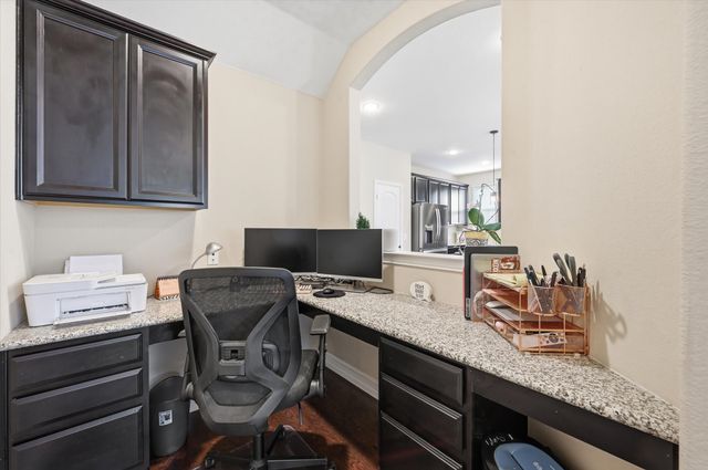 824 Pinnacle Ridge Road, Fort Worth, TX 76052