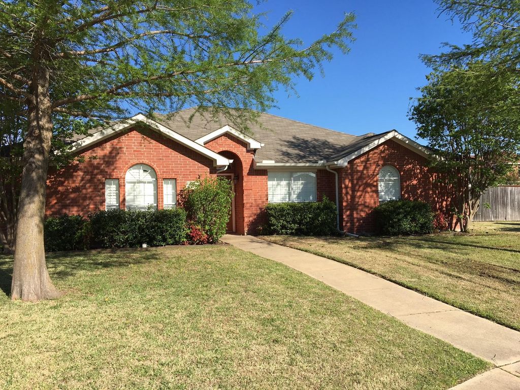 7309 Caruth Drive, Rowlett, TX 75089