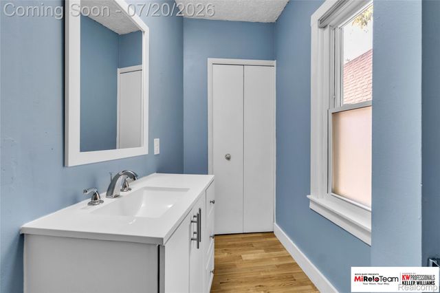 2929 Holden Avenue, Waterford Charter Township, MI 48329