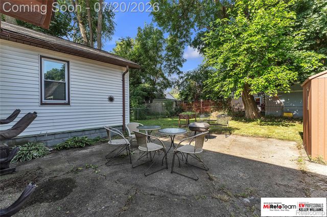 2929 Holden Avenue, Waterford Charter Township, MI 48329