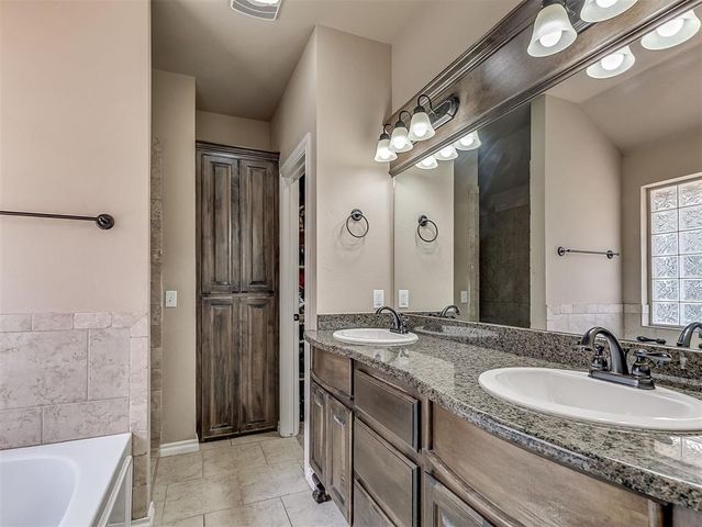 2317 NW 159th Terrace, Edmond, OK 73013