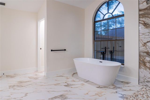 5320 NE 2ND LANE, Ocala, FL 34470