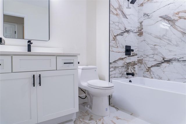 5320 NE 2ND LANE, Ocala, FL 34470