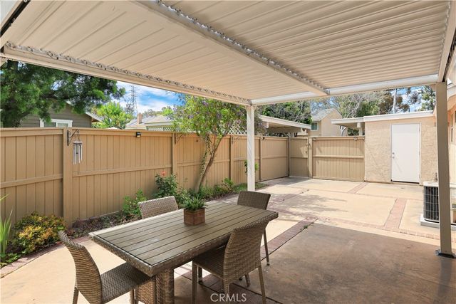 155 Rockwood, Irvine, CA 92614