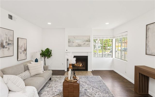 155 Rockwood, Irvine, CA 92614