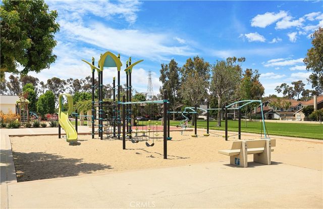 155 Rockwood, Irvine, CA 92614