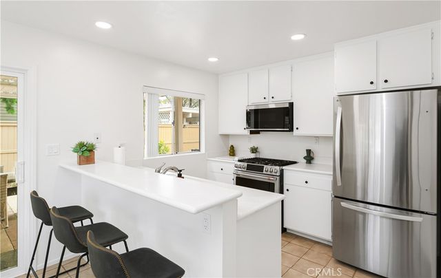 155 Rockwood, Irvine, CA 92614