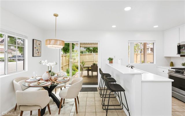 155 Rockwood, Irvine, CA 92614