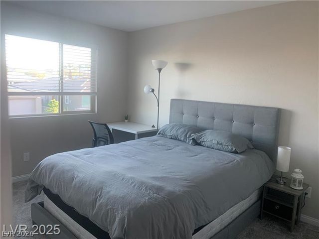 10688 Silver Pond Avenue, Las Vegas, NV 89135