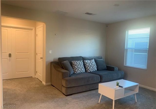 10688 Silver Pond Avenue, Las Vegas, NV 89135