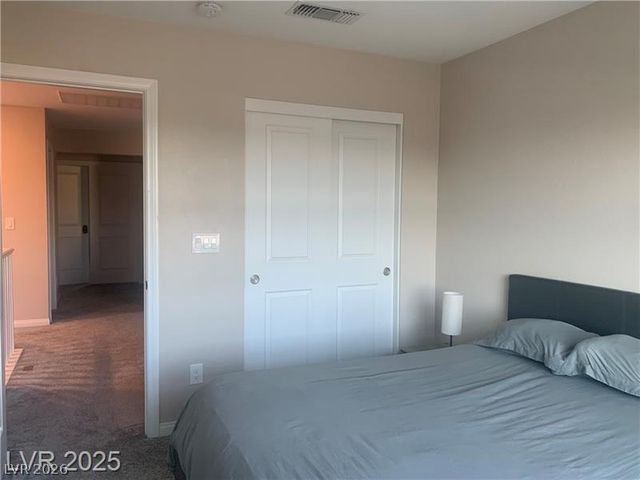 10688 Silver Pond Avenue, Las Vegas, NV 89135