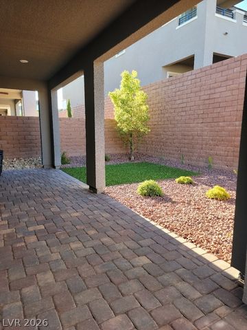 10688 Silver Pond Avenue, Las Vegas, NV 89135