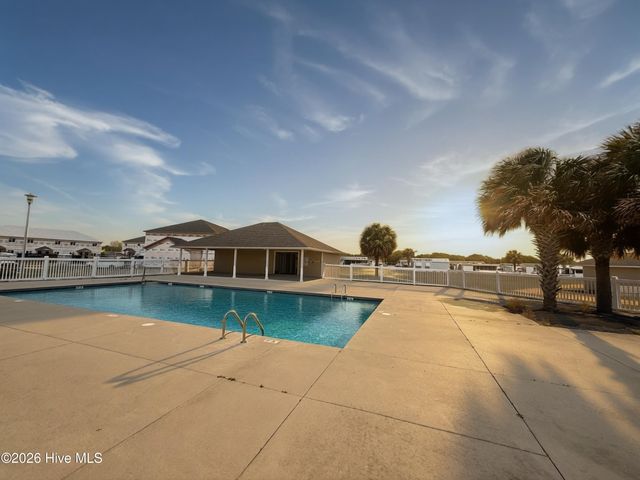 650 Cedar Point Boulevard F6, Cedar Point, NC 28584