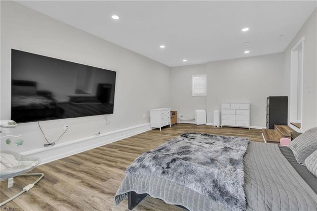 742 Harpersville RD, Newport News, VA 23601