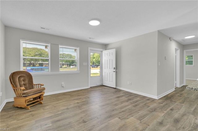 742 Harpersville RD, Newport News, VA 23601