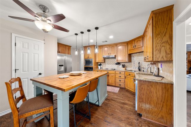 395 Lazy Acres Drive, Woodway, TX 76712