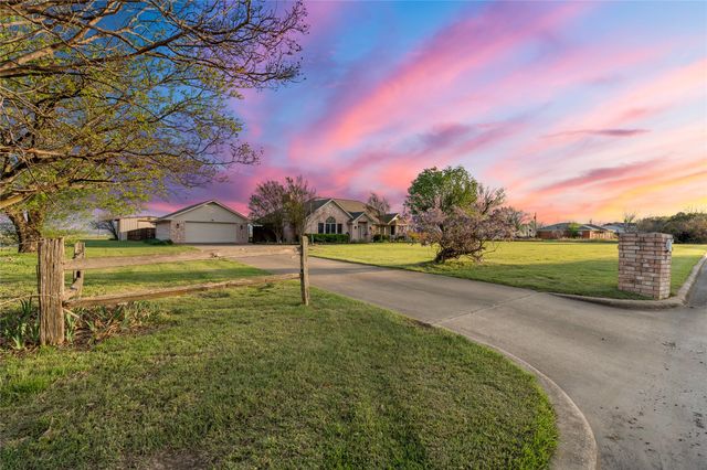 395 Lazy Acres Drive, Woodway, TX 76712